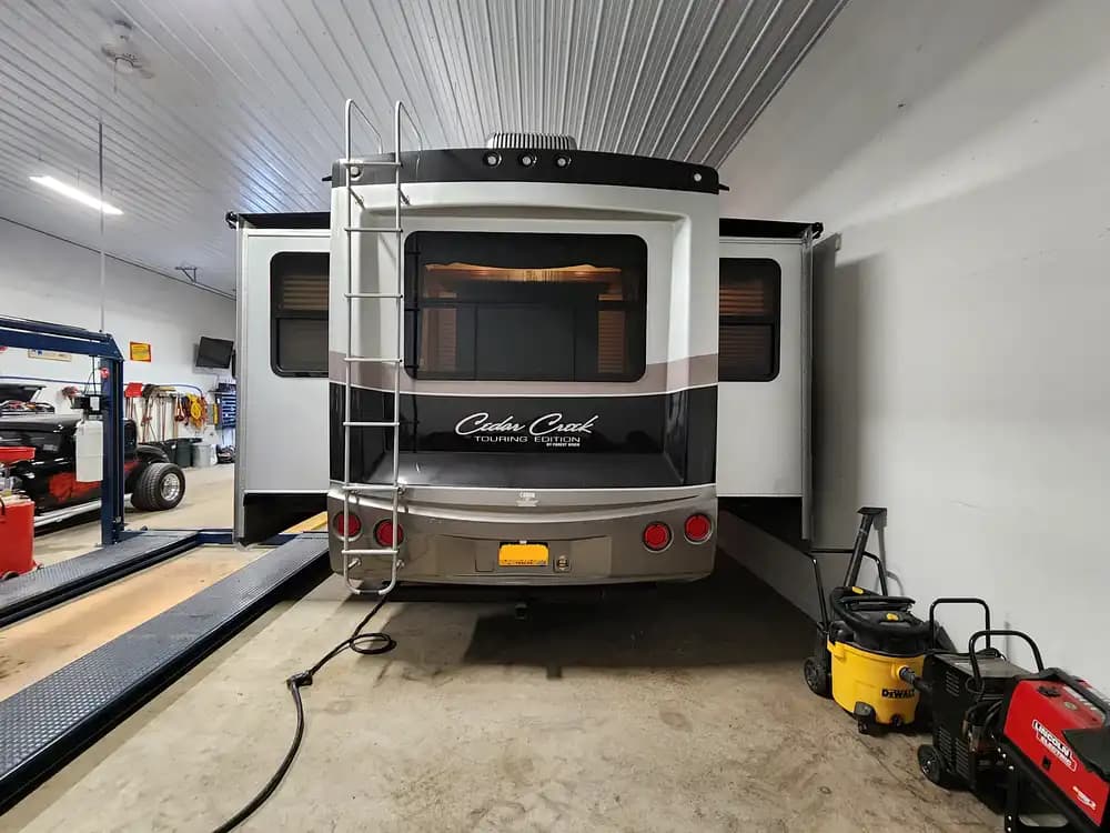 Sold Cedar Creek 36RD5S RV in La Fargeville, NY 317788 Pop Sells