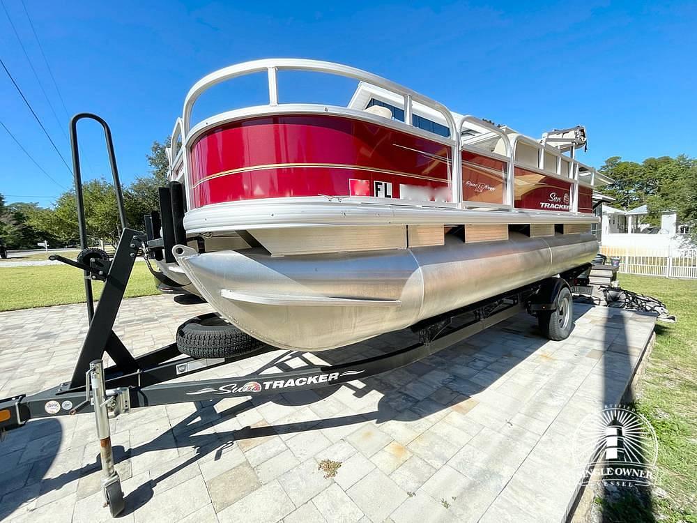 Sold: Sun Tracker 18 DLX Bass Buggy Boat in Santa Rosa Beach, FL