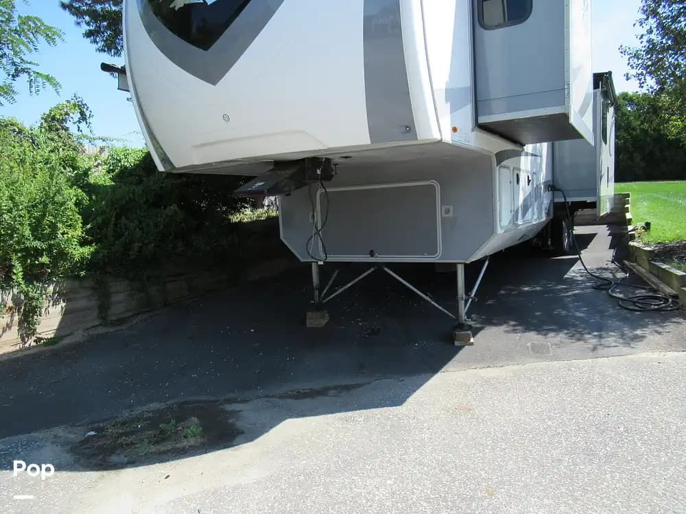 Inactive Open Range 371MBH RV in East Moriches, NY 297660 Pop Sells