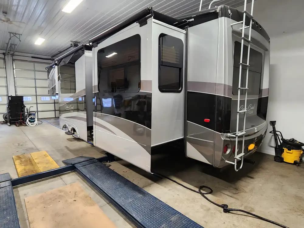 Sold Cedar Creek 36RD5S RV in La Fargeville, NY 317788 Pop Sells