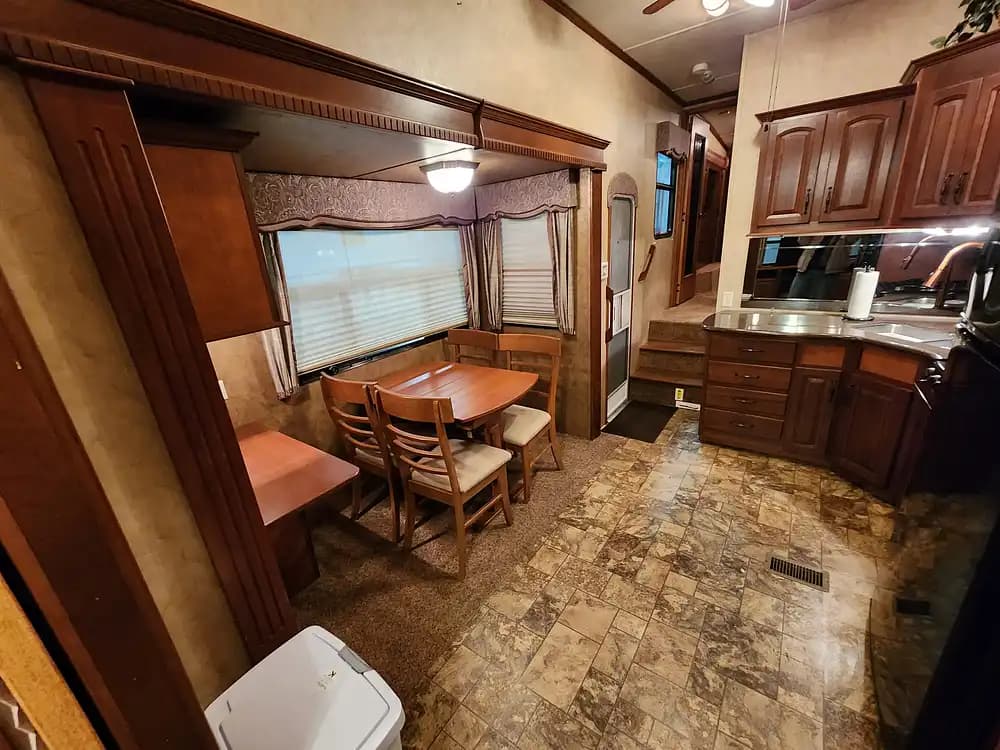 Sold Cedar Creek 36RD5S RV in La Fargeville, NY 317788 Pop Sells